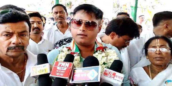 চাকদায় পদযাত্রায় তৃণমূল প্রার্থী শুভঙ্কর সিং, প্রচারে জনসমাগম ও দলবদল