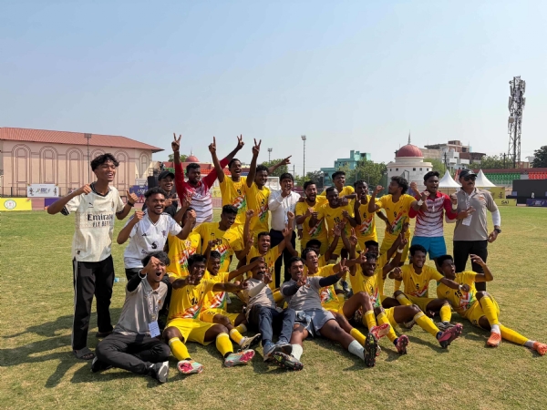 চ্যাম্পিয়ন বাংলা দলের খেলোয়াড়দের