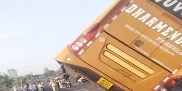 মধ্যপ্রদেশের রাজগড়ে বাস উল্টে মৃত ৩, আহত কমপক্ষে ২৭ জন