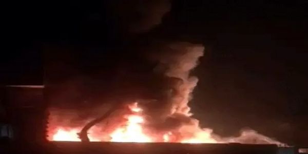 ফতেহাবাদে পুরনো জিনিসপত্রের দোকানে অগ্নিকান্ড,লক্ষাধিক টাকার ক্ষতি