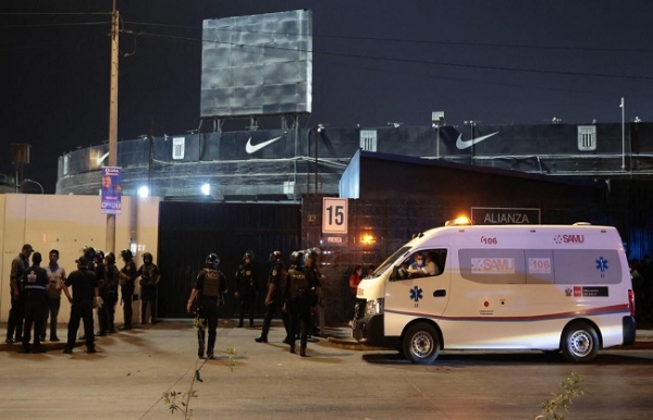 পেরুর আলেহান্দ্রো ভিলানুয়েভা স্টেডিয়ামে মর্মান্তিক দুর্ঘটনা,কাঠামো ধসে একজন নিহত ও ৪৭ জন আহত