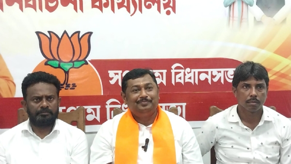 সাংবাদিক সম্মেলনে সপ্তগ্রামের বিজেপি প্রার্থী স্বরাজ ঘোষ সাংবাদিক সম্মেলনে সপ্তগ্রামের বিজেপি প্রার্থী স্বরাজ ঘোষ