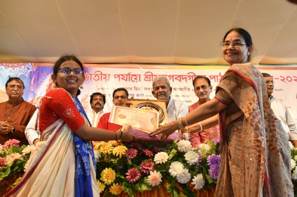 ভারতীয় হাইকমিশনার প্রণয় ভার্মার উপস্থিতিতে শ্রীমদ্ভগবদগীতা পাঠ প্রতিযোগিতা ২০২৫-এর পুরস্কার বিতরণ