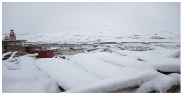 নেপালের মুক্তিনাথ মন্দিরে ভারী তুষারপাত: সাদা চাদরে ঢাকা মুস্তাং, বাড়ছে ঠান্ডা