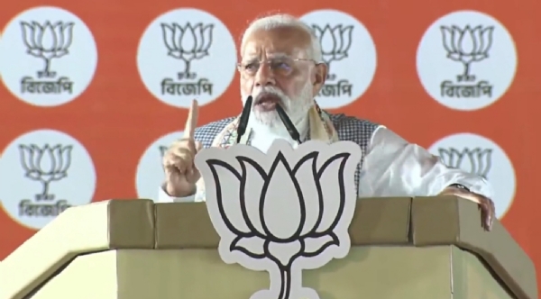 কোচবিহারের সভামঞ্চ থেকে তৃণমূলকে নিশানা প্রধানমন্ত্রী নরেন্দ্র মোদীর কোচবিহারের সভামঞ্চ থেকে তৃণমূলকে নিশানা প্রধানমন্ত্রী নরেন্দ্র মোদীর