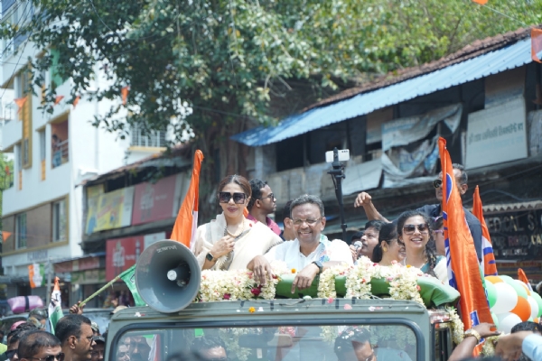 আলিপুর সার্ভে বিল্ডিংয় মনোনয়ন পেশ ফিরহাদ হাকিম