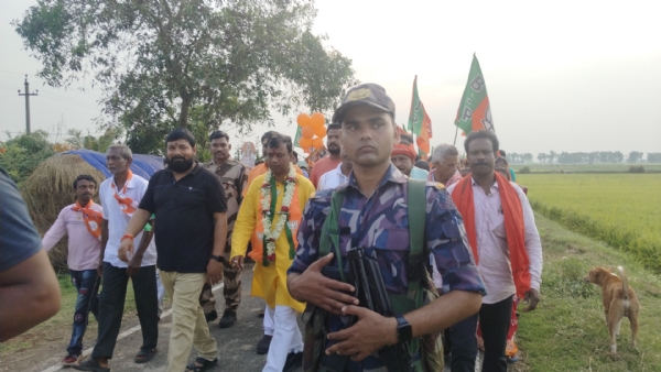 গোঘাটে ভোট প্রচারে বিজেপি প্রার্থী প্রশান্ত অধিকার গোঘাটে ভোট প্রচারে বিজেপি প্রার্থী প্রশান্ত অধিকার