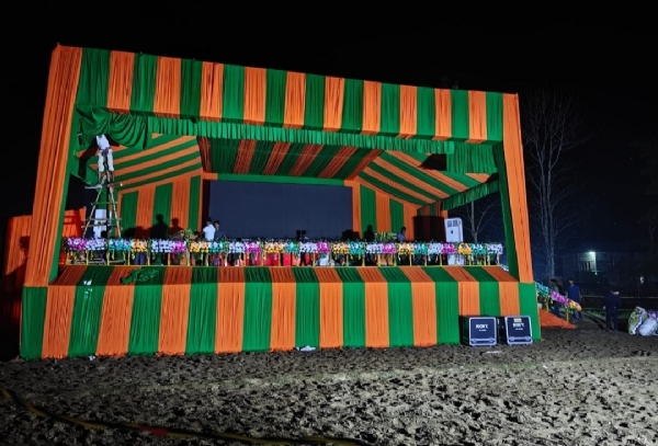 লালমাটিতে চলছে স্বরাষ্ট্রমন্ত্রীর নির্বাচনী মঞ্চ তৈরির কাজ লালমাটিতে চলছে স্বরাষ্ট্রমন্ত্রীর নির্বাচনী মঞ্চ তৈরির কাজ