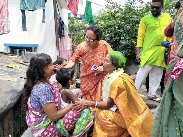 প্রচারে আরামবাগের তৃণমূল প্রার্থী  মিতা বাগ