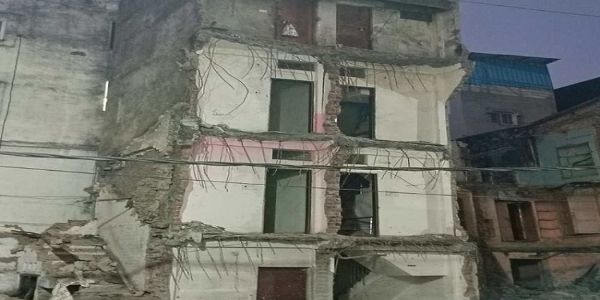 উজ্জয়িনীতে ভাঙলো তিনতলা বাড়ি, হতাহতের খবর নেই