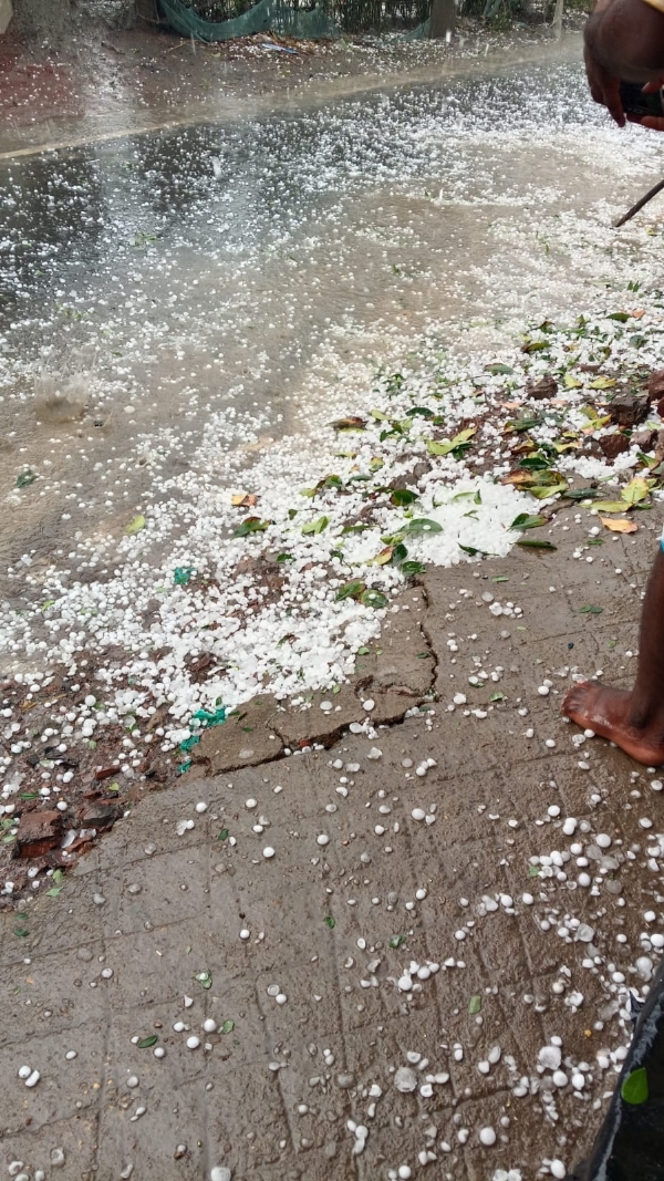 শিলা বৃষ্টি শিলা বৃষ্টি