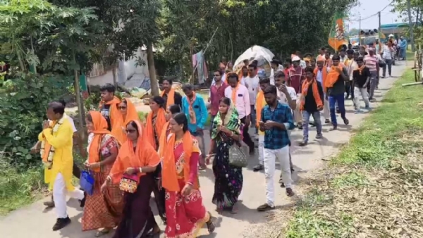 ভোট প্রচারে প্রশান্ত দীগার ভোট প্রচারে প্রশান্ত দীগার