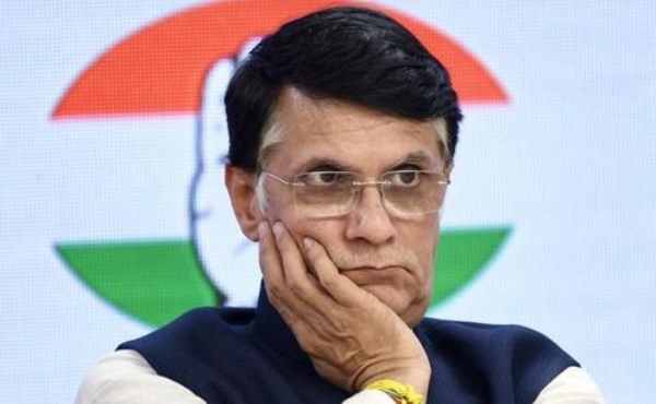 কংগ্রেস নেতা পবন খেড়া (ফাইল ফটো) কংগ্রেস নেতা পবন খেড়া (ফাইল ফটো)