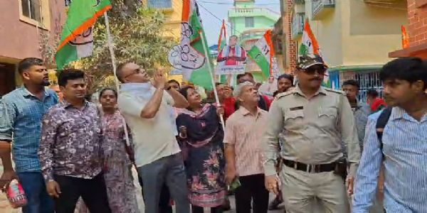 ইন্দ্রপ্রস্থে ঘরে ঘরে নাড়ুগোপাল, জনসংযোগে জোর তৃণমূল প্রার্থীর