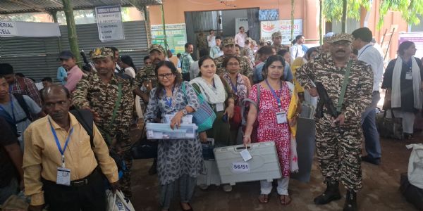 ধর্মনগরে উপনির্বাচনের কাউন্টডাউন, কড়া নিরাপত্তায় বুথে পৌঁছলেন ভোটকর্মীরা