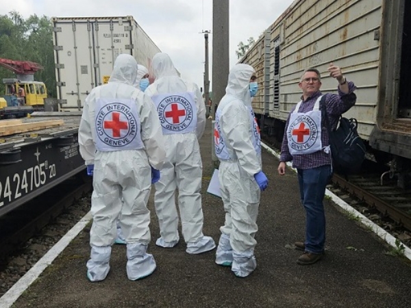 যুদ্ধের মাঝেই মানবিক পদক্ষেপ, নিহত সেনাদের দেহ ফেরত দুই দেশের