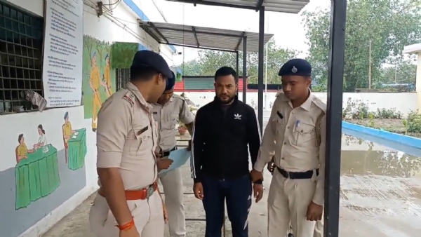 বিদেশি মুদ্রা গ্রেফতার