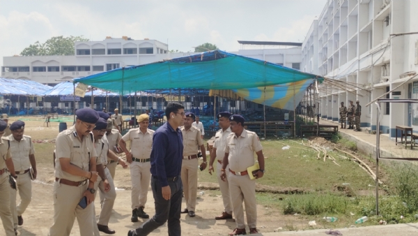 গণনা কেন্দ্র পরিদর্শনে উচ্চপর্যায়ের আধিকারিক
