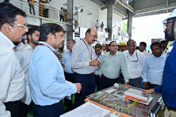 কামাখ্যা কোচিং ডিপো পরিদর্শন ও পর্যালোচনা রেল বোর্ডের সদস্য আর রাজাগোপালের