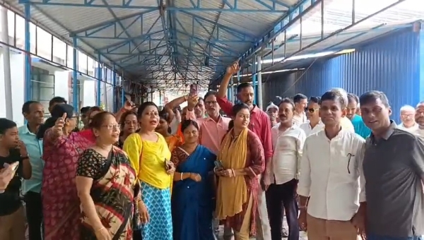পৌরসভায় বিজেপি বিক্ষোভ