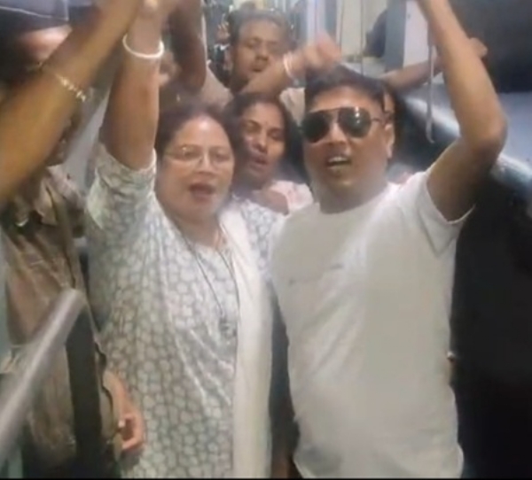 ট্রেনে গুয়াহাটির উদ্দেশে পাথারকান্দি বিজেপি কার্যকর্তাগণ