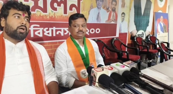 সাংবাদিক সম্মেলনে সুশান্ত বেড়া