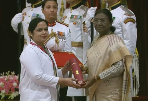 নার্সিং ক্ষেত্রে অসামান্য অবদান, জাতীয় ফ্লোরেন্স নাইটিঙ্গেল পুরস্কার প্রদান রাষ্ট্রপতির