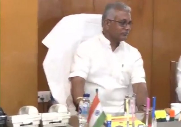 কৃষি বিপণন মন্ত্রকের দায়িত্ব নিয়েই মমতাকে বিঁধলেন দিলীপ ঘোষ