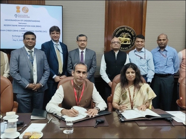 আই৪সি-এর পক্ষে আইজি প্রশাসন রূপা এম এবং আরবিআইএইচ-এর সিইও সাহিল কিন্নি
