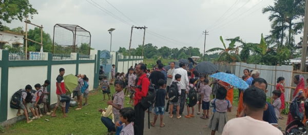 ছাত্রছাত্রীদের বিক্ষোভ