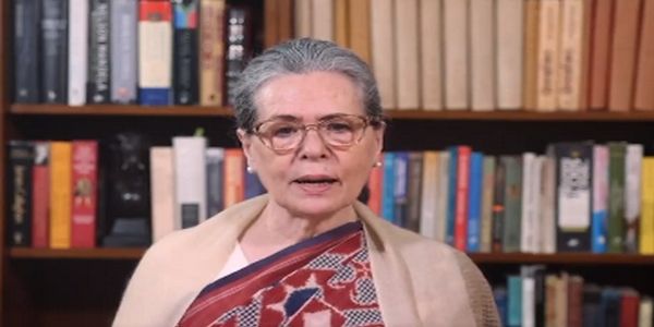 (আপডেট) হাসপাতালে রুটিন স্বাস্থ্যপরীক্ষা, বাড়ি ফিরলেন সোনিয়া গান্ধী