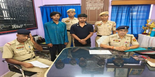 প্রকাশ্য দিবালোকে মহিলার গলার সোনার চেইন ছিনতাই, গ্রেফতার দুই