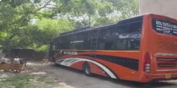 দিল্লিতে বাসের মধ্যে মহিলাকে গণধর্ষণের অভিযোগ, গ্রেফতার দুই অভিযুক্ত