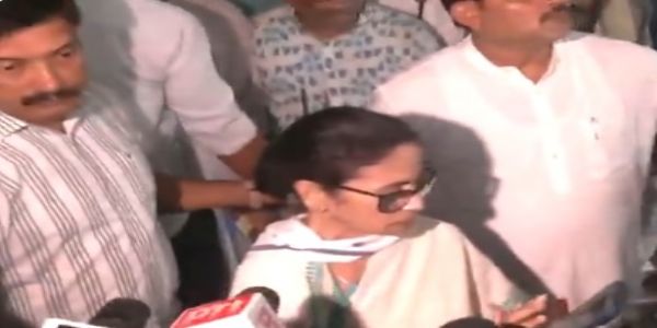 মমতা আইনজীবী রূপে, ফের নজির গড়লেন প্রাক্তন মুখ্যমন্ত্রী
