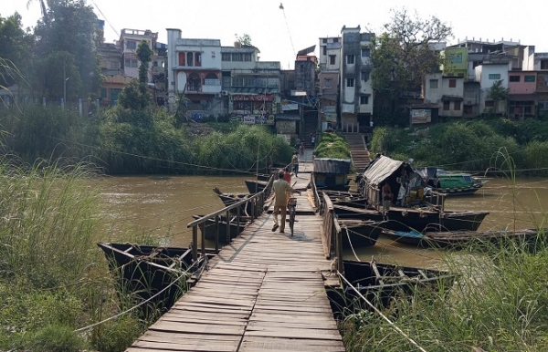 ঘাটালে শিলাবতী নদীর ওপর ভাসাপুল