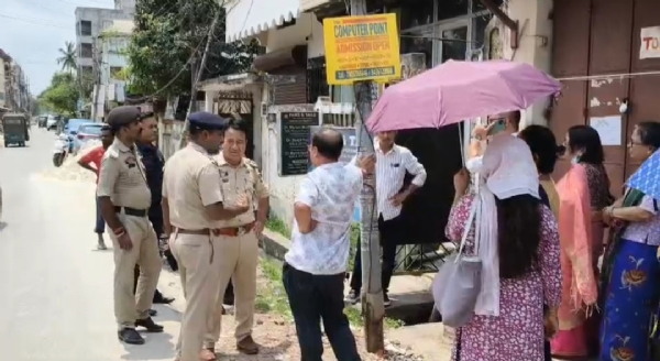 পুলিশের হস্তক্ষেপে তালামুক্ত