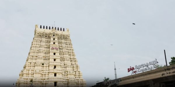 রামেশ্বরম মন্দিরে প্রসাদ কেলেঙ্কারিতে কাঁপছে রামেশ্বরম মন্দির, সাসপেন্ড ৬ কর্মী