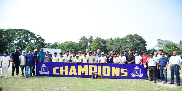 অম্বর রায় সাব জুনিয়র অনূর্ধ্ব - ১৩ ক্রিকেটে, ২২ ইয়ার্ডস স্পোর্টস স্কুল জয়ী