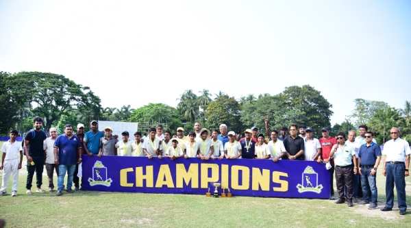 শিরোপা জয়ী ক্রিকেট দল