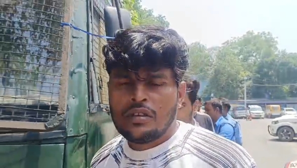 তোলাবাজির অভিযোগ