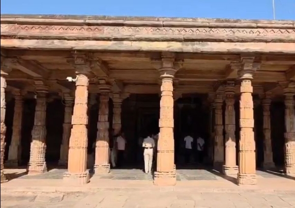 ভোজশালার বিতর্কিত অংশ মন্দিরই, শুরু পূজার্চনাও