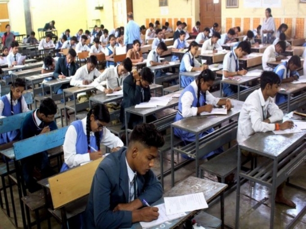 নবম শ্রেণিতে তিনটি ভাষা বাধ্যতামূলক করলো সিবিএসই