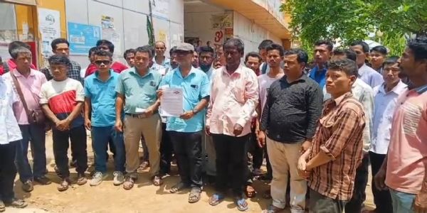 শ্রমিক ছাঁটাইয়ের নোটিশে তীব্র ক্ষোভ, চার দফা দাবিতে টিএফডিপিসি কর্তৃপক্ষকে গণডেপুটেশন