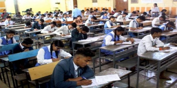 নবম শ্রেণিতে তিনটি ভাষা বাধ্যতামূলক করলো সিবিএসই