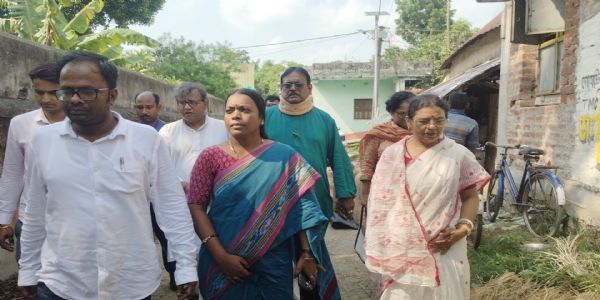 গোঘাটে তৃণমূলের ফ্যাক্ট ফাইন্ডিং টিম, মৃত কর্মীর পরিবারের ক্ষোভের মুখে প্রতিনিধিরা