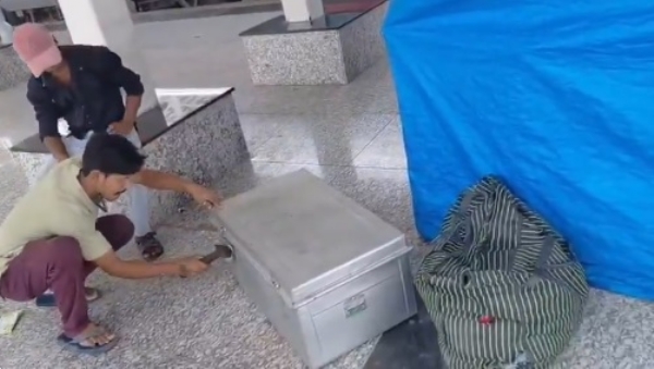ট্রেনের স্লিপার কামরা থেকে উদ্ধার বাক্স ও ব্যাগ, খুলতেই চক্ষু চড়কগাছ!