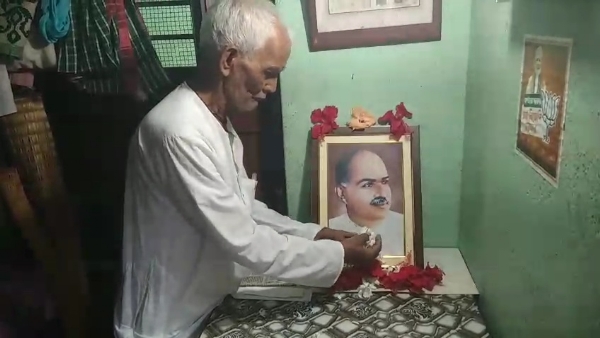 শ্যামা প্রসাদকে পুজো