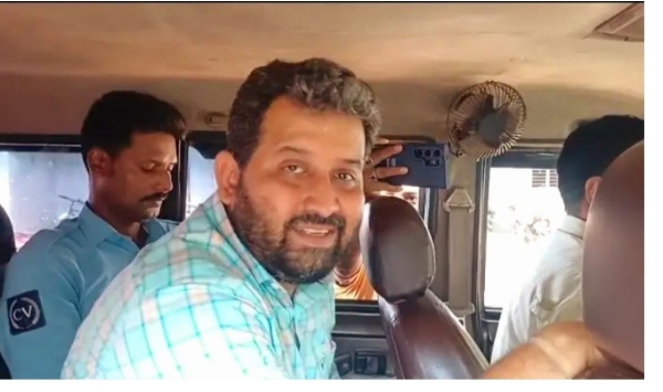 শতদ্বীপ ঘটক