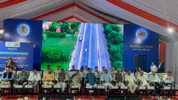 (লিড ) দিল্লিকে বিশ্বমানের ট্রাফিক ব্যবস্থার উদাহরণ হিসেবে গড়ে তোলা হবে: গড়করি