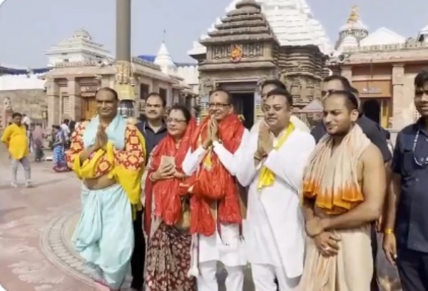 জগন্নাথ মন্দিরে পুজো দিয়ে সুখ ও সমৃদ্ধির জন্য প্রার্থনা শিবরাজের